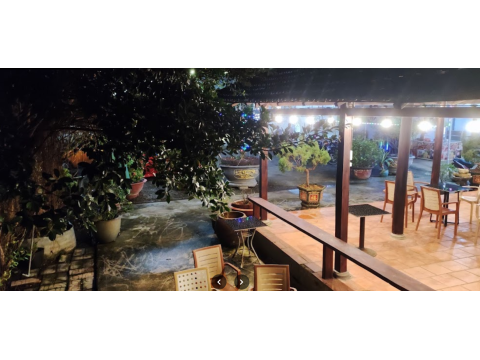 Không gian hồ bơi