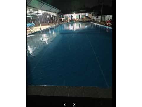 Không gian hồ bơi