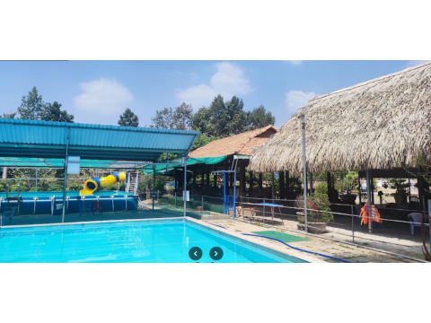 Không gian hồ bơi