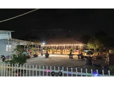 Không gian hồ bơi