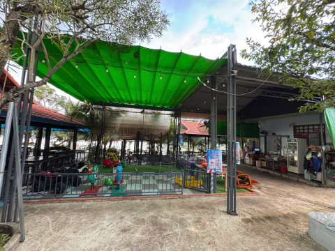 Không gian trên bờ