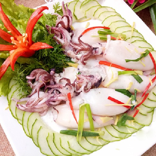 Mực hấp hành gừng